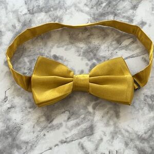 NWOT GRADUATION BOW TIE Bundle of 7 GOLD SATIN